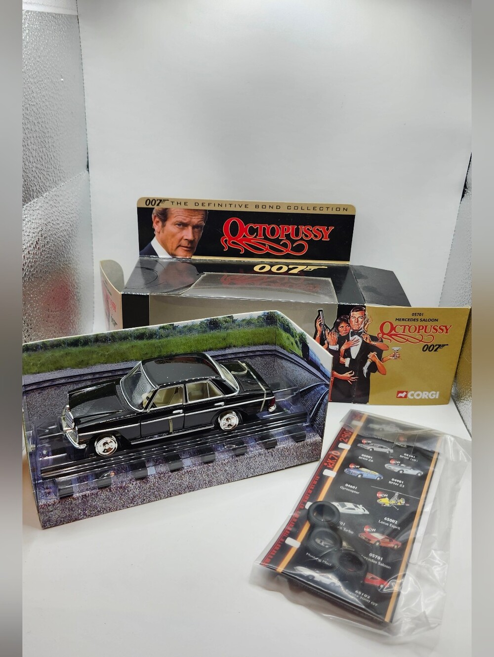 Corgi James Bond 007 Mercedes Saloon Octopussy Railway Wheels 05701 NEW IN BOX